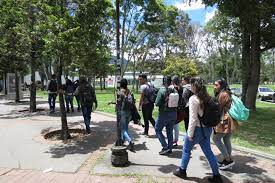 “La pandemia evidenció la necesidad de que la presencialidad y la virtualidad coexistan en la educación superior”, señala Santiago León