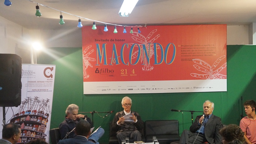 Profesores Sergio Bustamante, Ricardo Sánchez y Fernando Montenegro durante la presentación de las publicaciones.