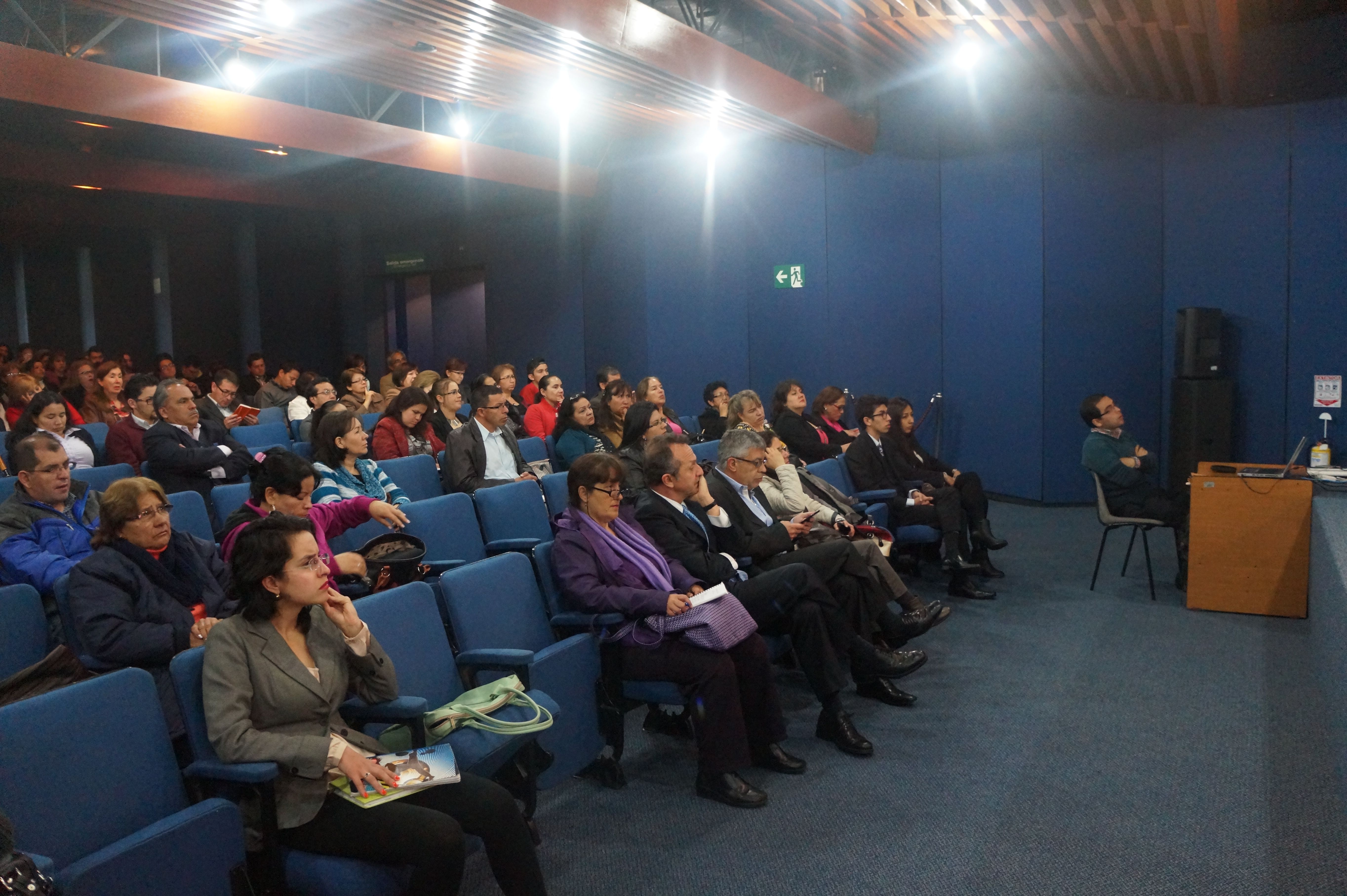 Cerca de 200 rectores y profesores de colegios de Bogotá asistieron a la presentación.