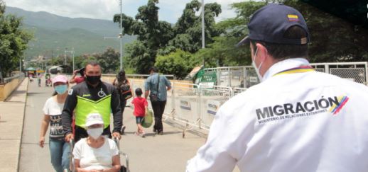 Entre 300 y 500 migrantes venezolanos cruzan la frontera por pasos ilegales / Foto Migración Colombia