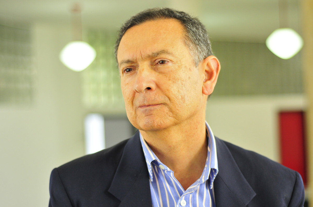 Profesor Fabio Zambrano / IEU