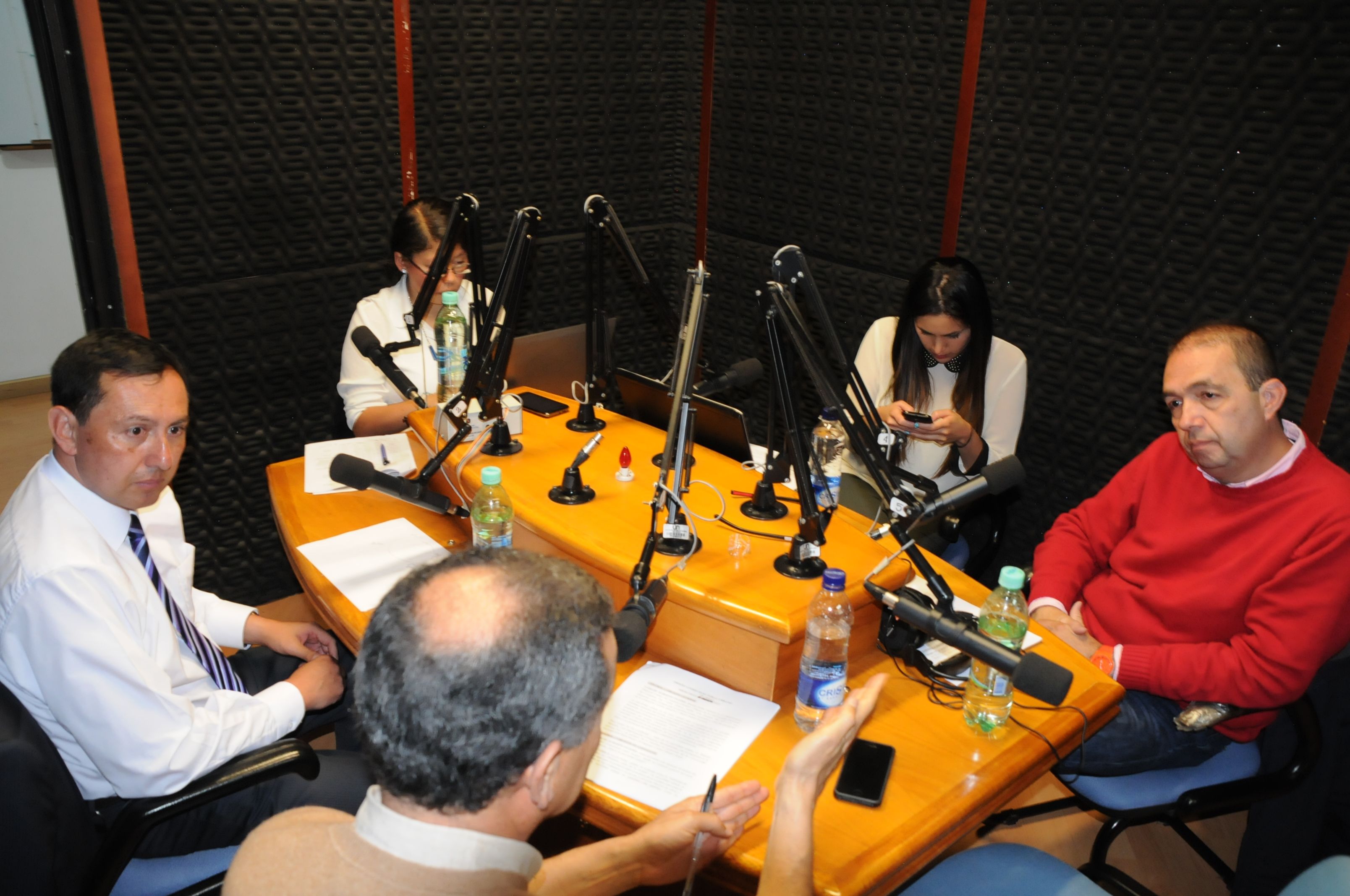 El programa Observatorio Electoral Urbano se emite todos los miércoles de 6 a 7 p. m. en UN Radio.